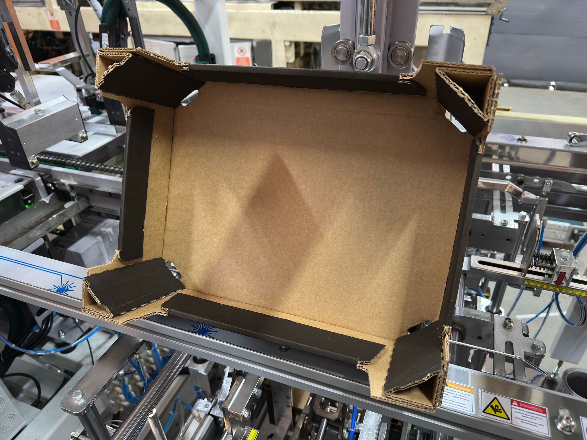 Tray Forming Machine Nedir? Karton Kutu Makinesi Nasıl Çalışır?